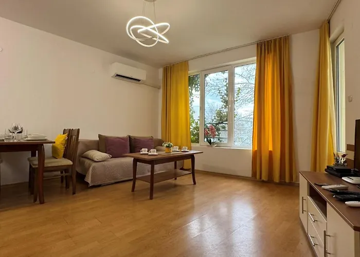 Bratanov Yassen Vilage 公寓