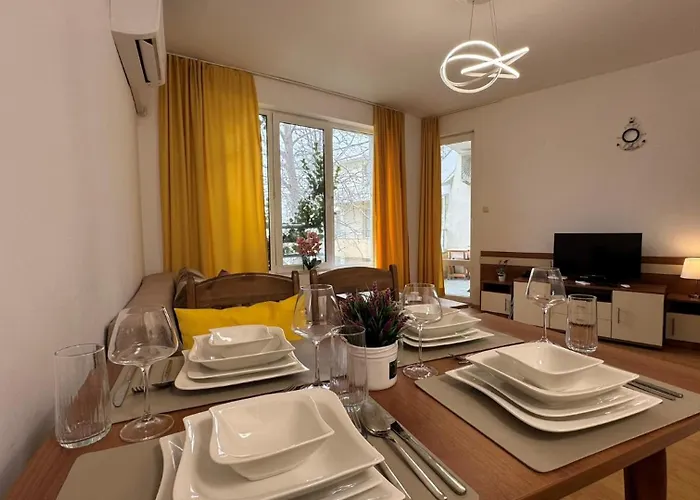 Bratanov Yassen Vilage *