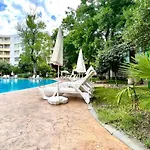 Bratanov Yassen Vilage Apartment *