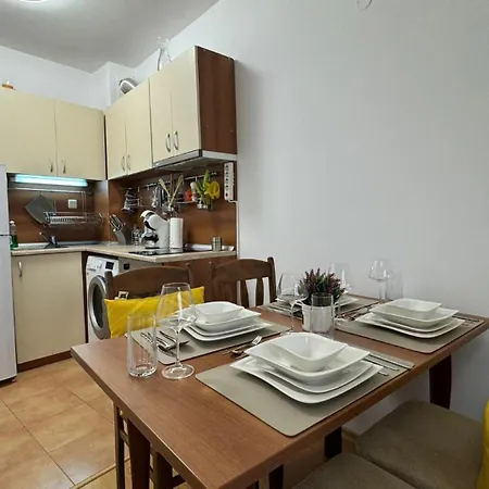 Apartment Bratanov Yassen Vilage