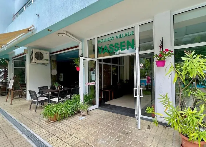 Апартамент Bratanov Yassen Vilage *