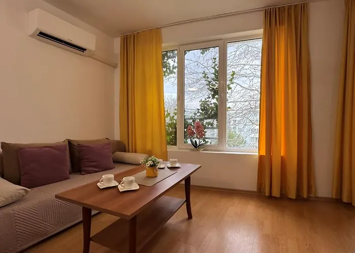 Апартамент Bratanov Yassen Vilage *